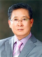 김동욱 목사.jpg