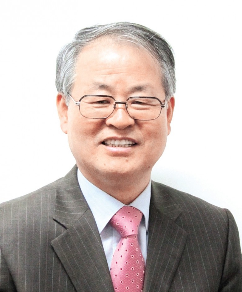 이건재 목사.jpg