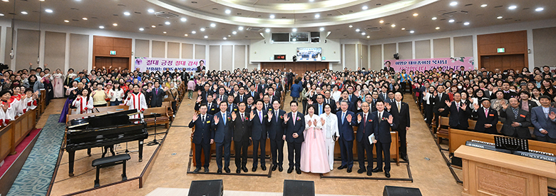 시흥교회 단체.jpg