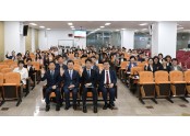 목회연구원 종강 단체.jpg