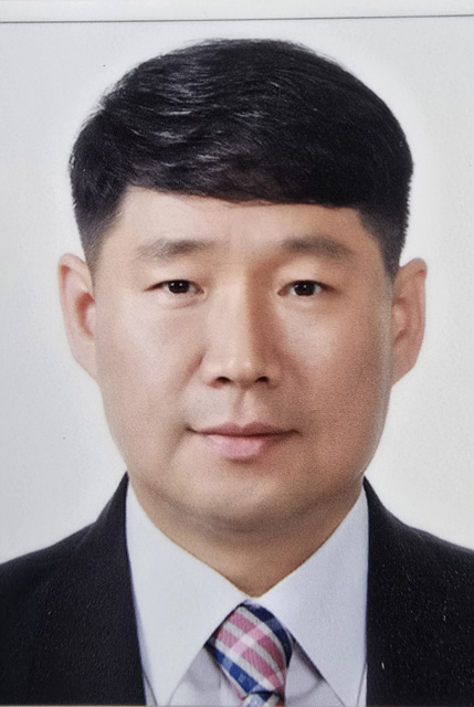 저자 홍인환 목사(1).jpg