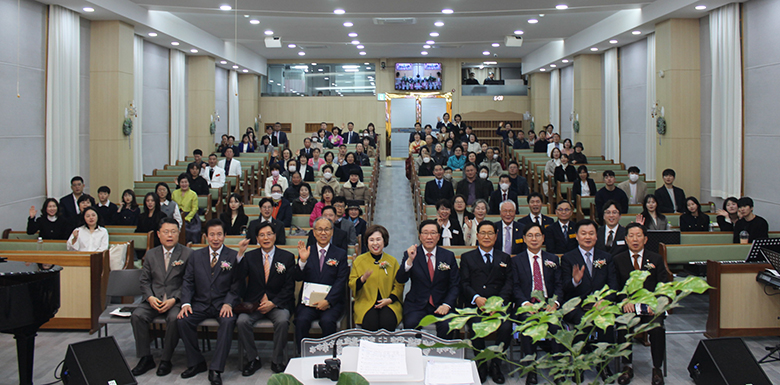 울산교회 단체.jpg