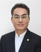 김진행 목사.jpg