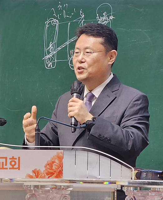 김형근 목사 설교.jpg