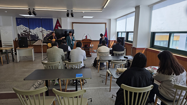 네팔 히말러여교회1.jpg