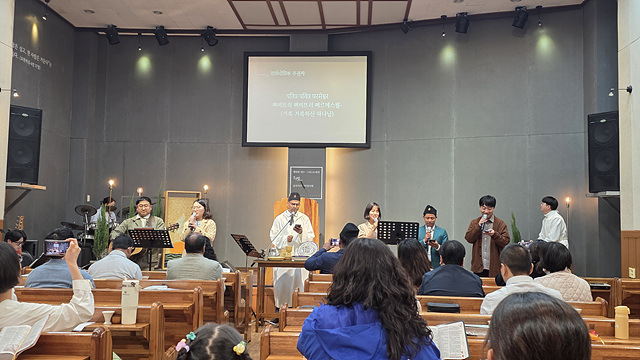 네팔 히말러여교회2.jpg